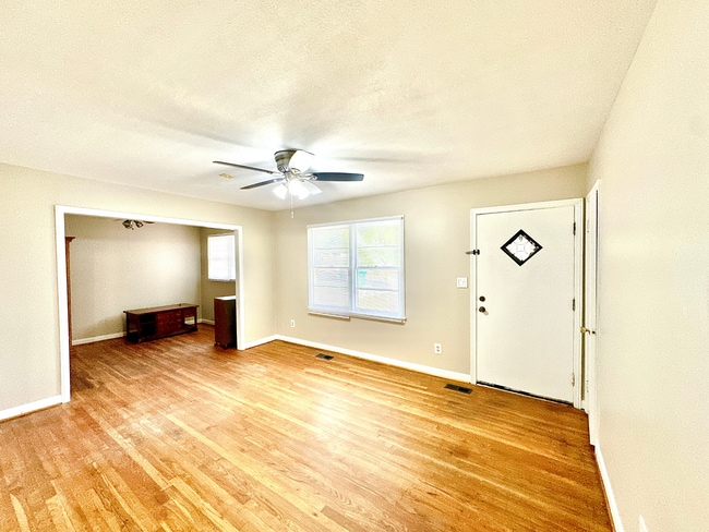 Photo - 601 Lynn Terrace