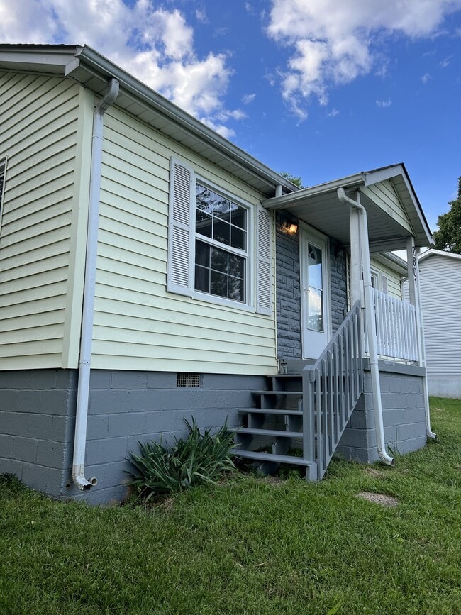 Photo - 2801 Carson Ave