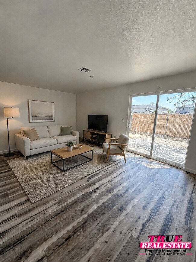 Photo - 805 Sunny Ln
