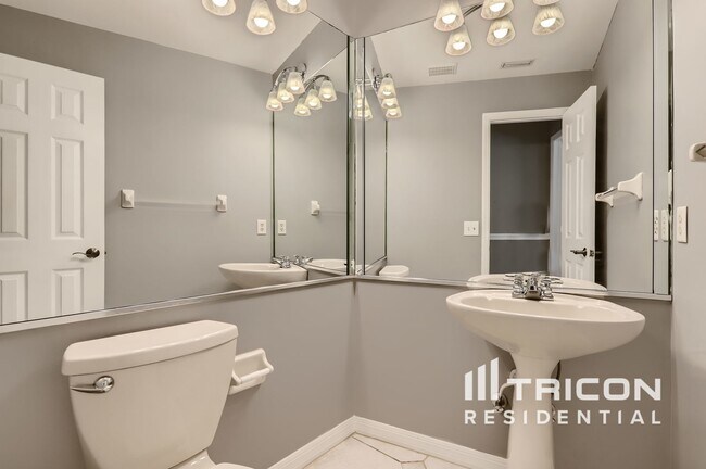 Photo - 3906 Broomsedge Ln