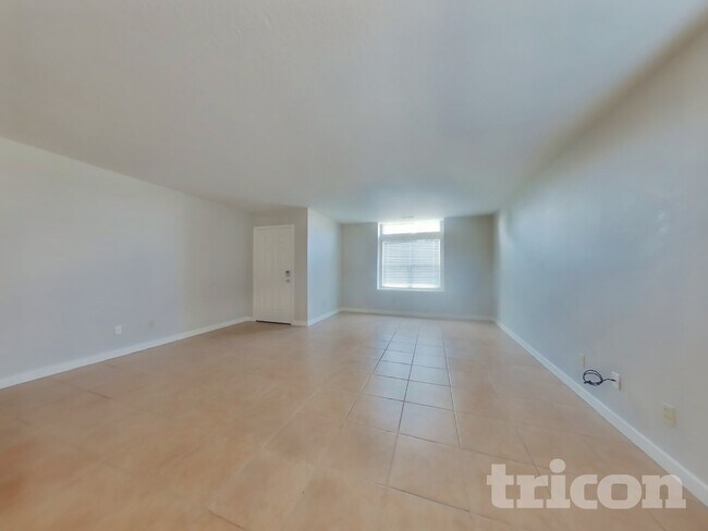 Photo - 5885 Wilkinson St