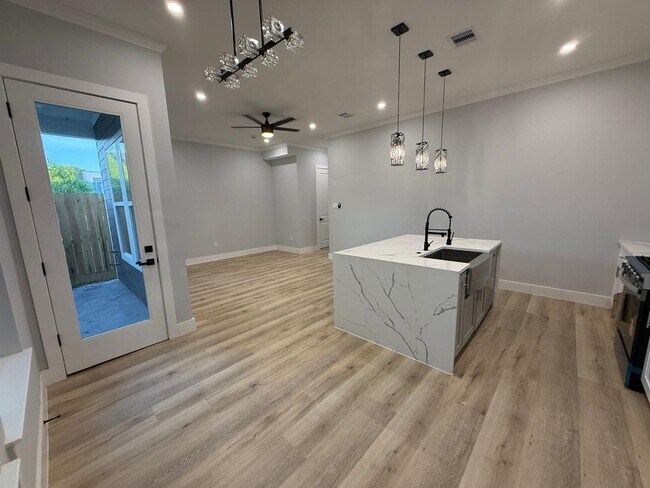 Photo - 6848 Del Rio St