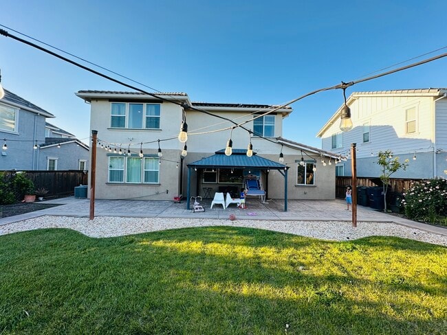 Photo - 486 Glenbrook Dr