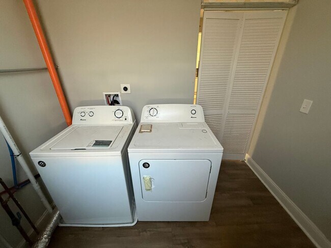 Photo - 4028 W Girard Ave