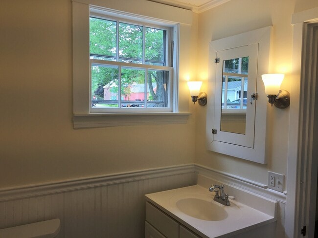 Photo - 14 S Chestnut St