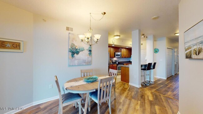 Photo - 2228 Beach Dr Unit 704