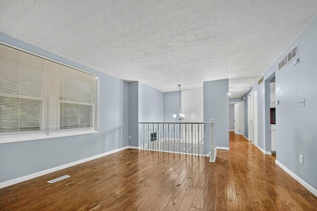 Photo - 423 Doverwood Dr