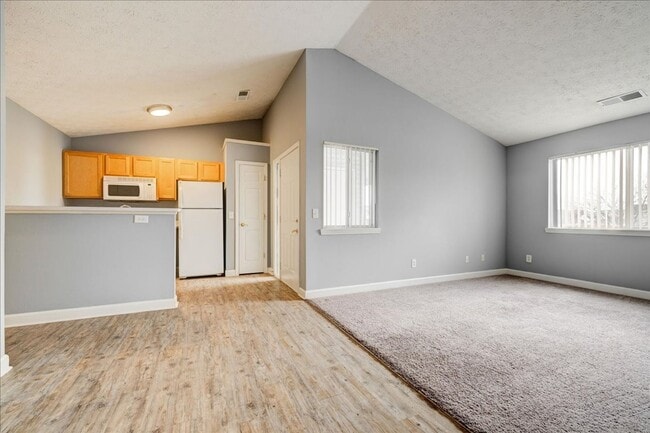 Photo - **2 bedroom 2 bath $1199/mo***Evansville, ...