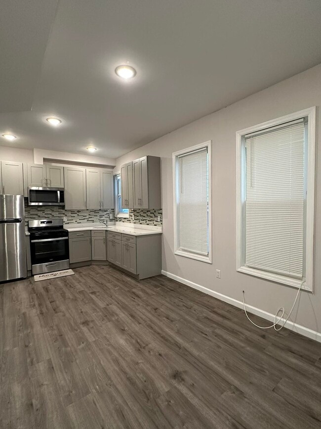 Photo - 38 Clendenny Ave Unit 1R