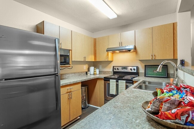 Kitchen (shared) - Campus Lodge