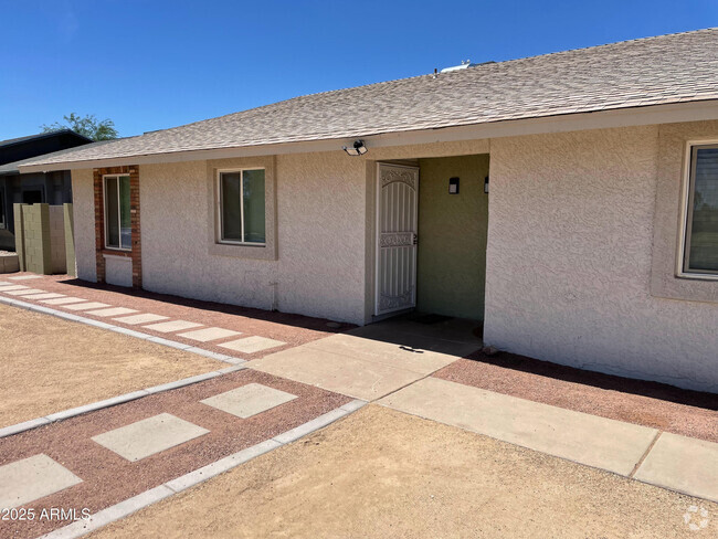 Building Photo - 492 W 18th Ave Unit 2 Rental