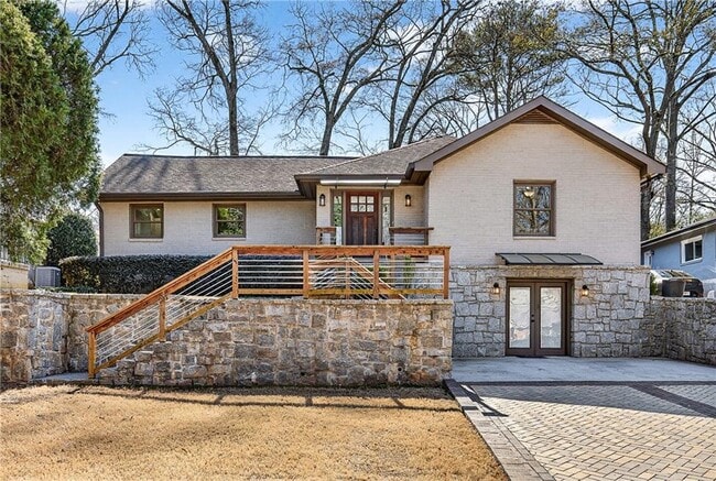 Building Photo - 1319 Chalmette Dr NE