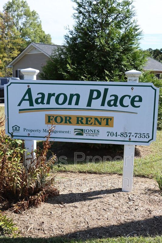 Photo - 134 Aaron Pl NW