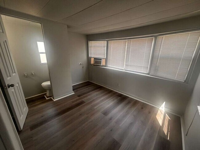 Photo - 710 S 50th St Unit 4