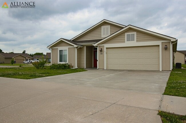 Building Photo - Beautiful Home on Corner Lot!