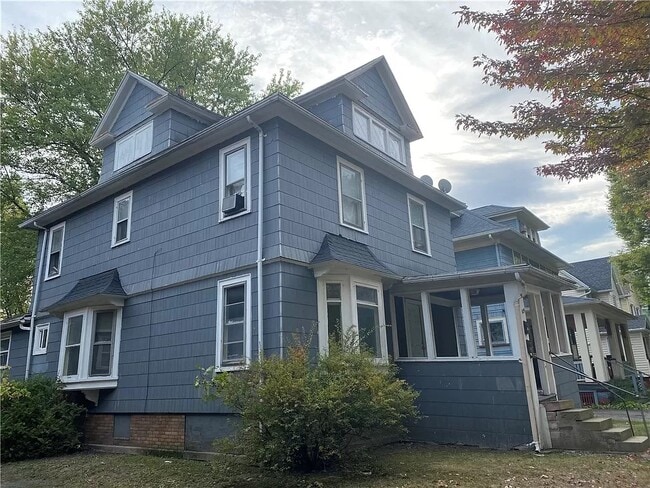 529 Parsells Ave Unit 1-Down 1st Floor