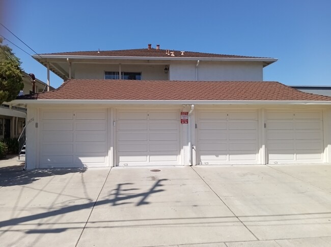 Photo - 3456 Redwood Ct Unit 4