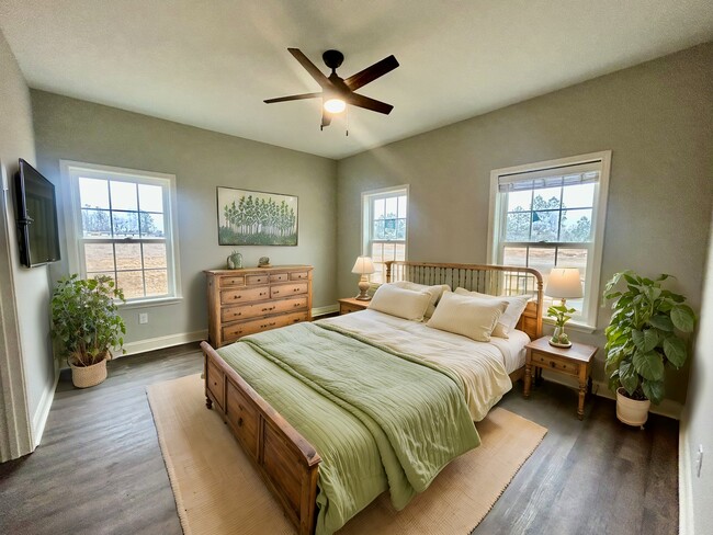 Photo - 230 Firefly Ln