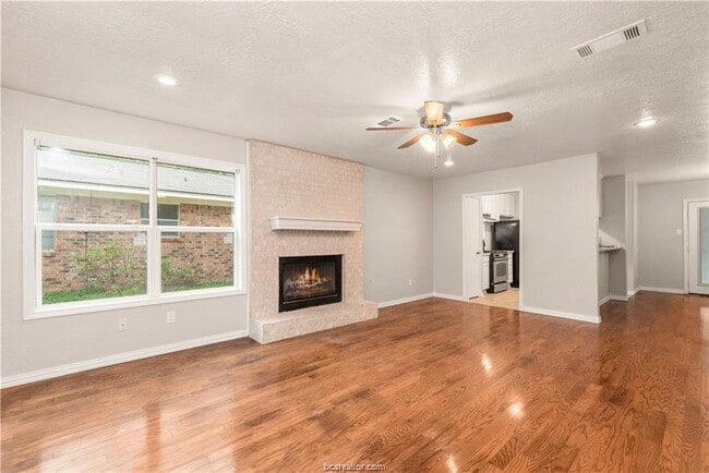 Photo - 3101 Red Robin Loop