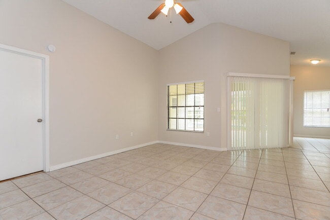 Photo - 619 Butternut Pl