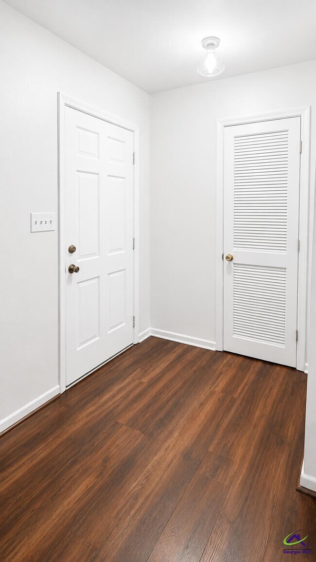 Photo - 142 Carter Woods Dr
