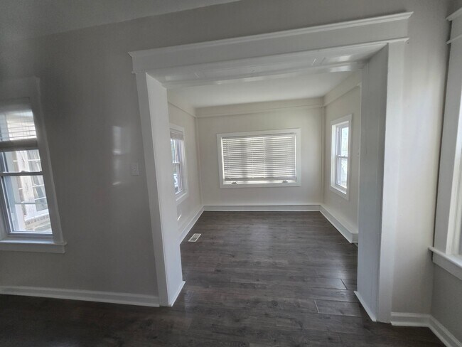 233 Leon Ave