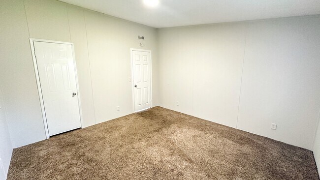 Photo - 16487 Brittany Way