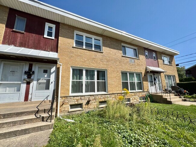 Building Photo - 4603 Main St Rental