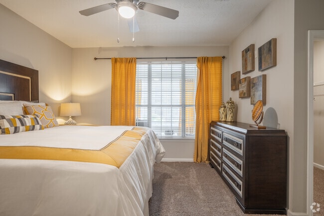 2BR, 2BA w/ Sunroom - 1,337SF - Highland - Primary Bedroom - Avonlea Highlands