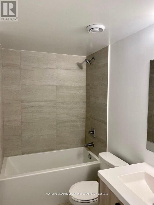 Photo - 77 Mutual St Unité 706