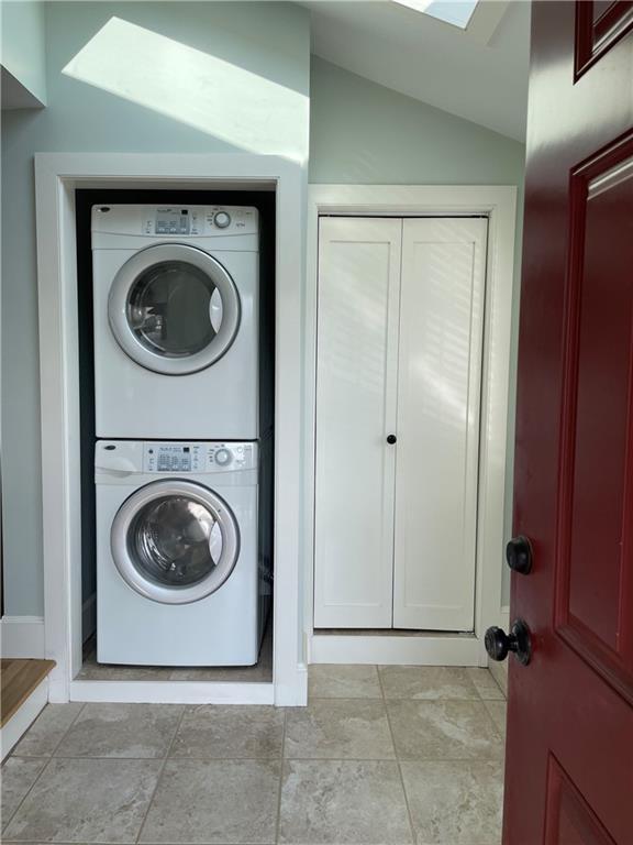 Photo - 102 3rd Beach Rd