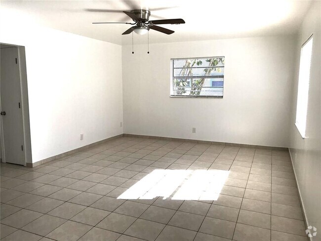 Building Photo - 236 SE 9th Ave Unit 1-4 Rental