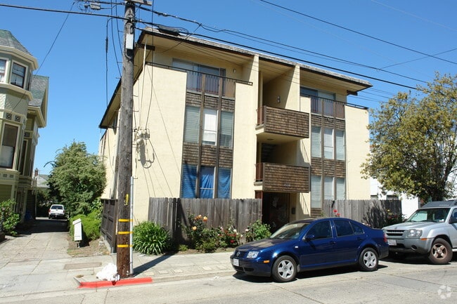 Photo - 1528 Oxford St