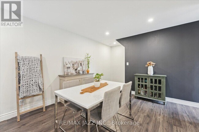 Photo - 103 Dovedale Dr