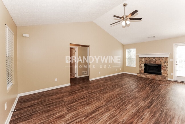 Photo - 371 Walker Dr