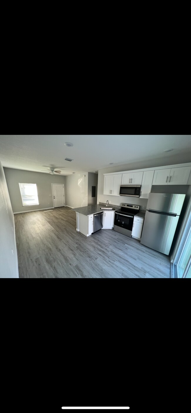 Photo - Lakeland Stella Duplex Unit 833