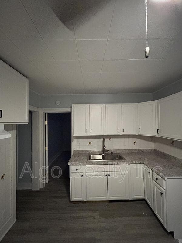 Building Photo - 1076 Minnehaha Ave E