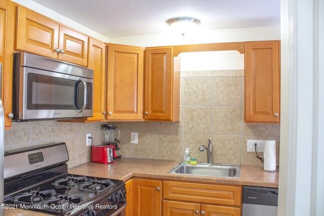 Photo - 319 Webster Ave Unit 2