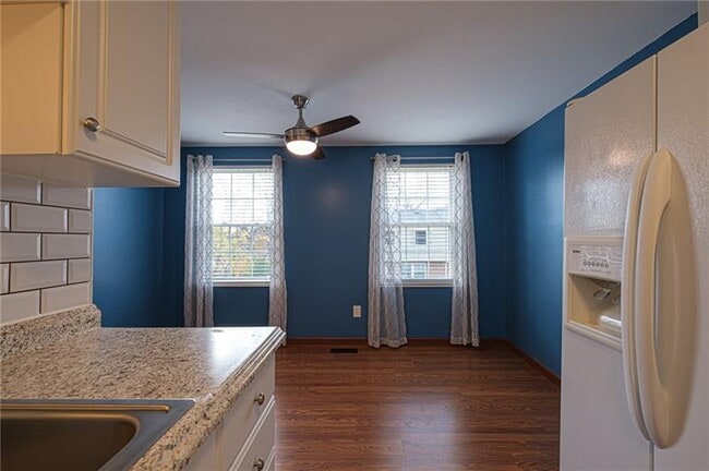 Photo - 84 Cortland Dr W