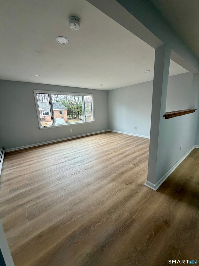 Photo - 164 Sycamore St Unit 1R