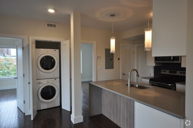 Building Photo - 660 Massachusetts Ave Unit 7 Rental