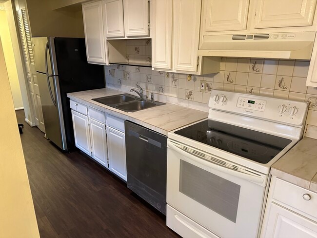 Kitchen 2 - 19513 Gunners Branch Rd Unit F