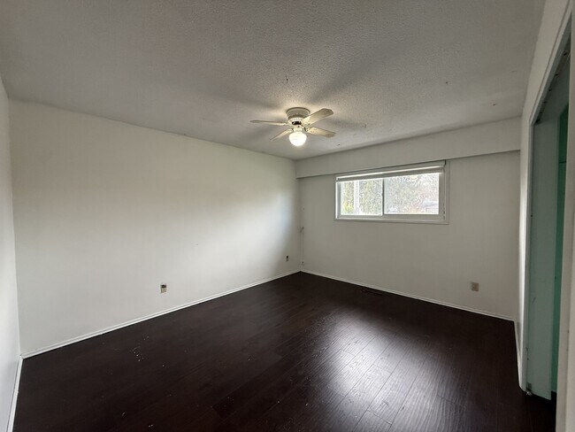 Photo - 46030 Avalon Ave