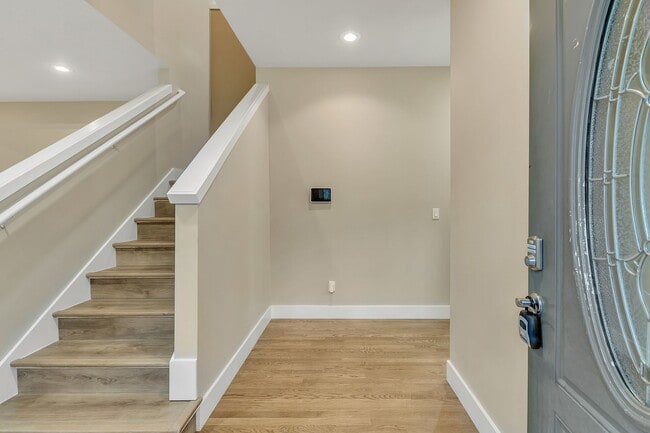 Photo - 729 Prospect Ave N