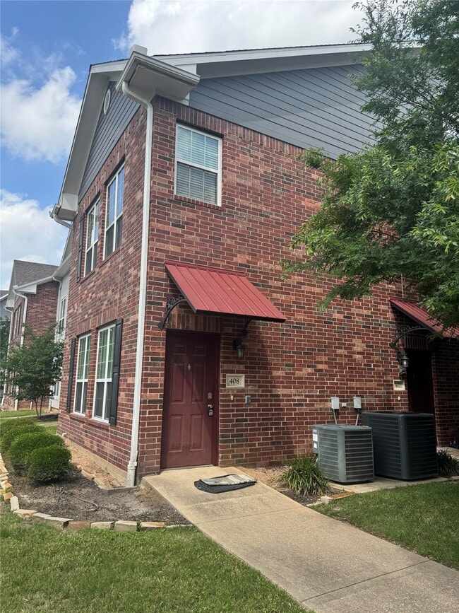 Building Photo - 801 Luther W St Unit 408