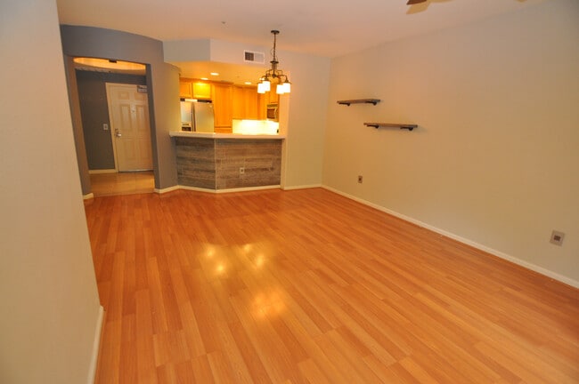 Photo - 1390 Saddle Rack St