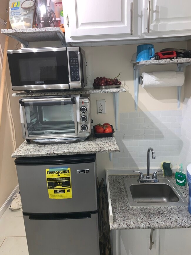 Building Photo - 38 Farquhar St Unit Office