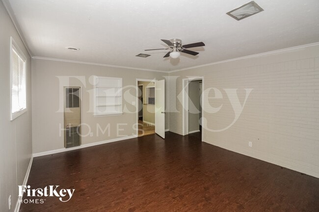 Photo - 842 Eastern Dr