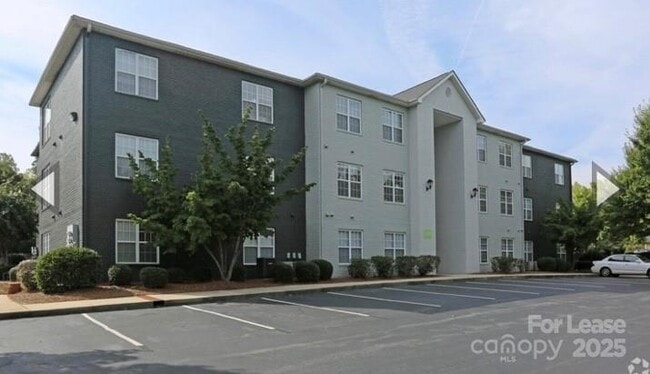 Building Photo - 1310 Fleming Rd Unit P