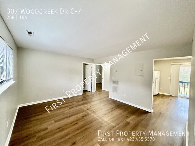 Photo - 307 Woodcreek Rd